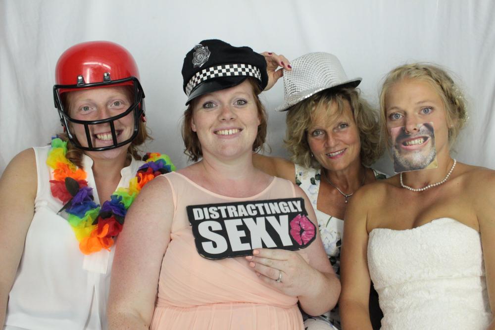 Laura & Oliver | View more photos from the event at gallery.myphotoboothexperience.co.uk/u/MyPhotoBoothExperienceLtd/Laura-Oliver
